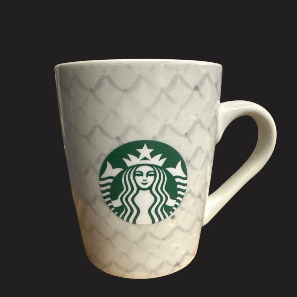 Starbucks‎ 10 Fl Oz Ceramic Mug With Scallop Pattern & Logo 2020